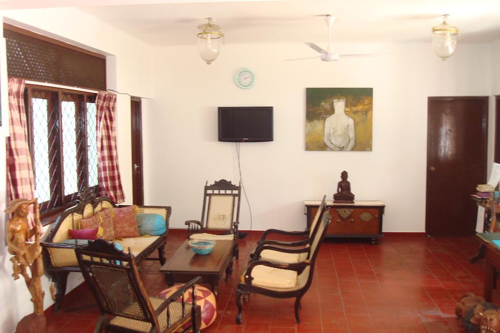 Blue Seas Guest House Dehiwala-Mount Lavinia Zewnętrze zdjęcie