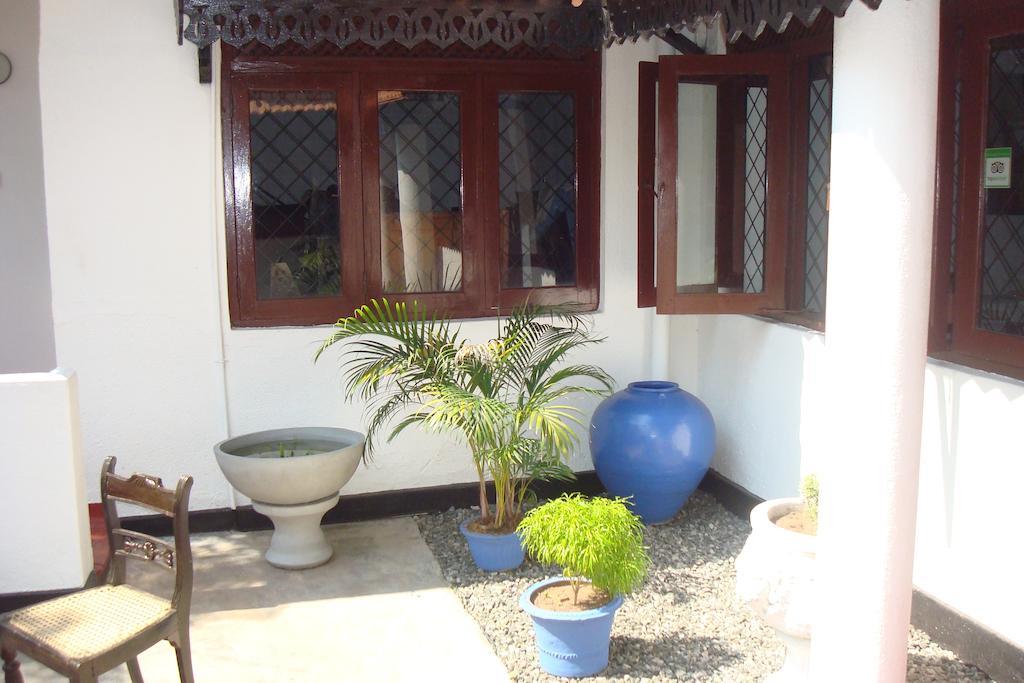 Blue Seas Guest House Dehiwala-Mount Lavinia Zewnętrze zdjęcie