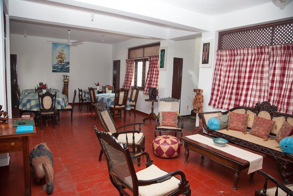 Blue Seas Guest House Dehiwala-Mount Lavinia Zewnętrze zdjęcie