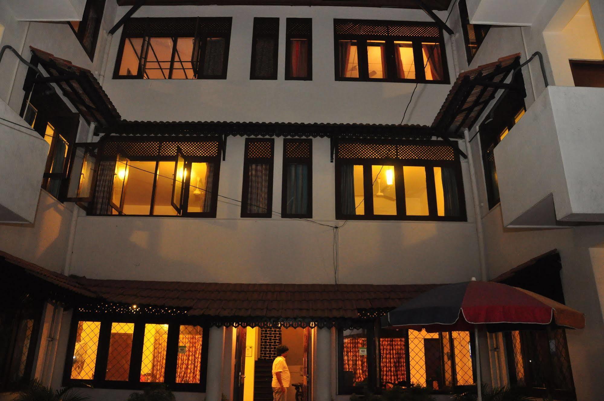 Blue Seas Guest House Dehiwala-Mount Lavinia Zewnętrze zdjęcie