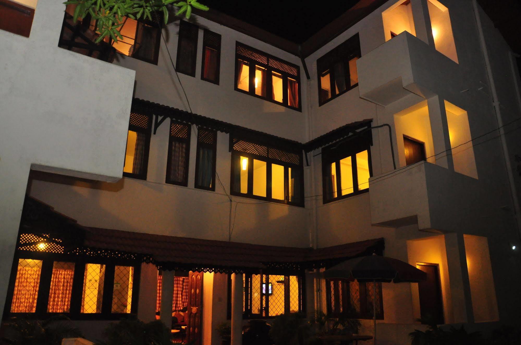 Blue Seas Guest House Dehiwala-Mount Lavinia Zewnętrze zdjęcie